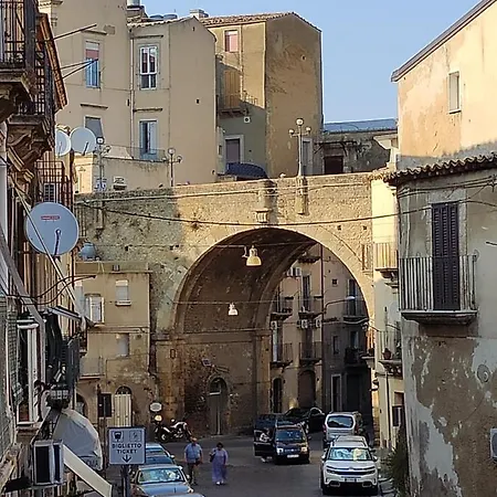 Oda ve Kahvaltı Gi-rosa