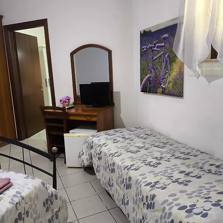 Gi-rosa Oda ve Kahvaltı Caltagirone